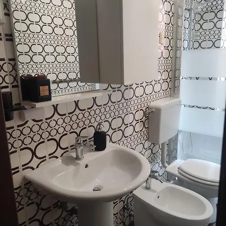 Traveller House Апартаменти Ла-Спеція